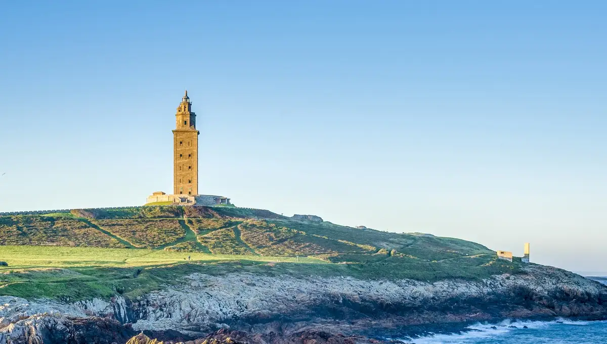 La Torre de Hércules sobre la costa de A Coruña